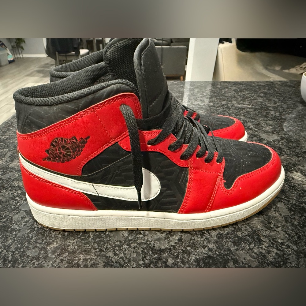 Mens Nike Air Jordan 1 Mid SE - Black Fire Red White